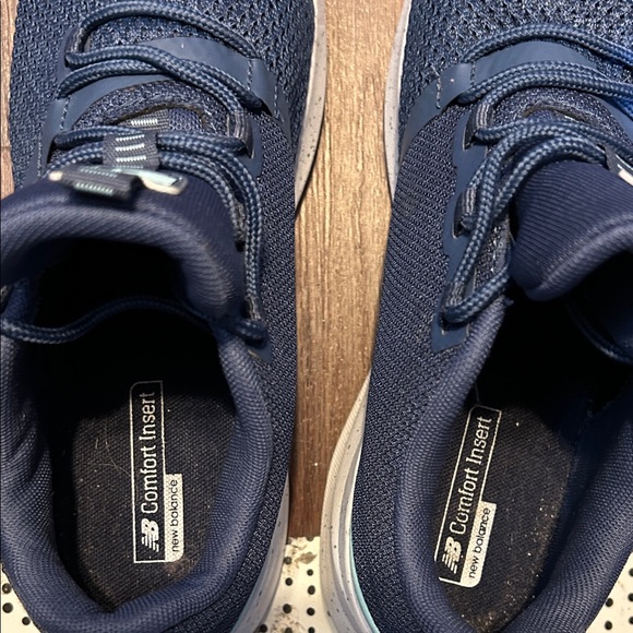 New Balance Dark Blue Athletic running shoes women’s size 8.5 GUC - Picture 12 of 16